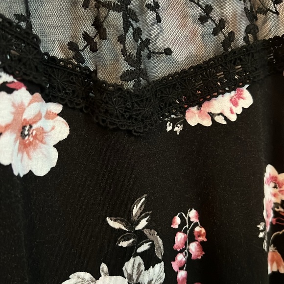 Torrid super soft high lace inset tank - Picture 8 of 11